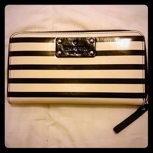 REDUCED!!! Kate Spade Neda Wallet