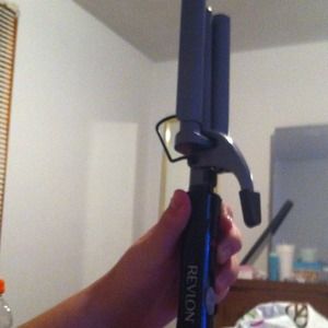 Revlon 3 barrel crimper for hair