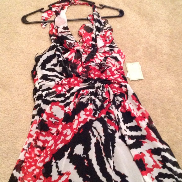 ! Red, black and white dress