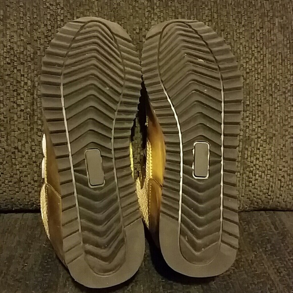 Golden shoes size 8. - Picture 4 of 4