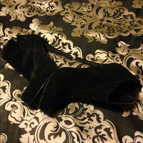 Jessica Simpson booties