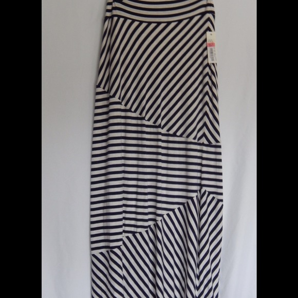 Skirt Navy & White strip Long