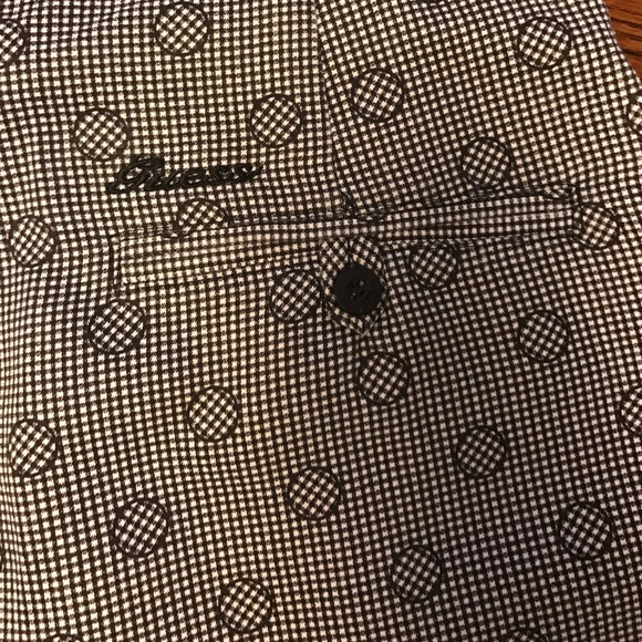 Vintage Guess high waisted gold shorts size 6 - Picture 3 of 3