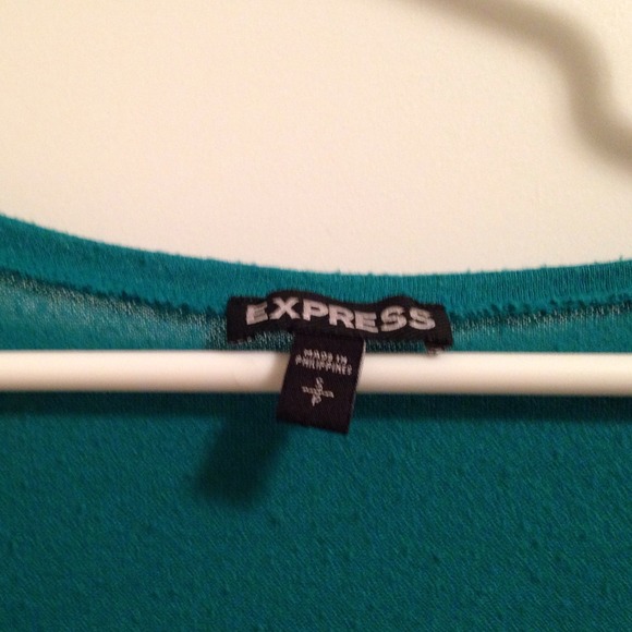 *SOLD IN BUNDLE* Forest green long sleeved shirt - Picture 2 of 3