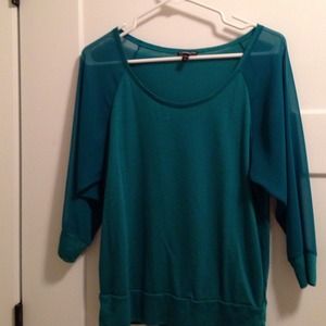 *SOLD IN BUNDLE* Forest green long sleeved shirt