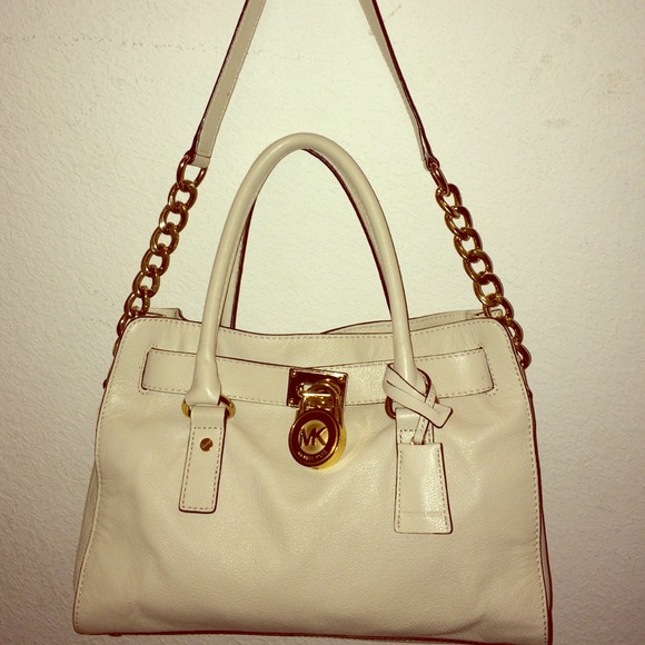 AUTHENTIC MICHAEL KORS SATCHEL!