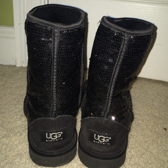 Classic short sequin uggs