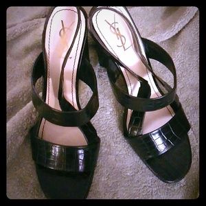 In excellent condition, worn a couple of times