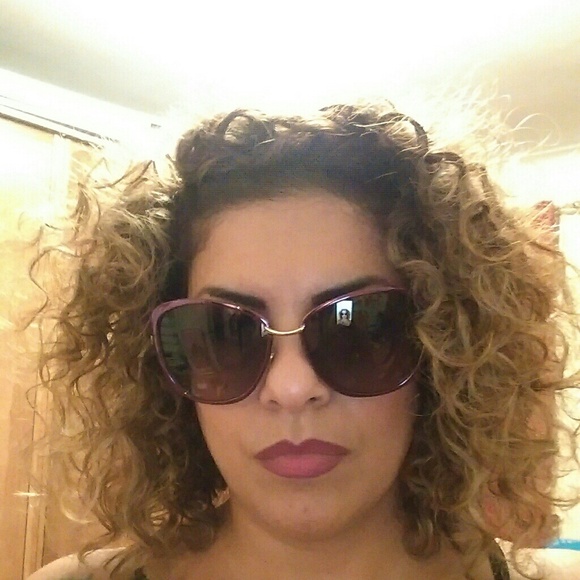 D&G purple sun glasses :-) - Picture 2 of 3