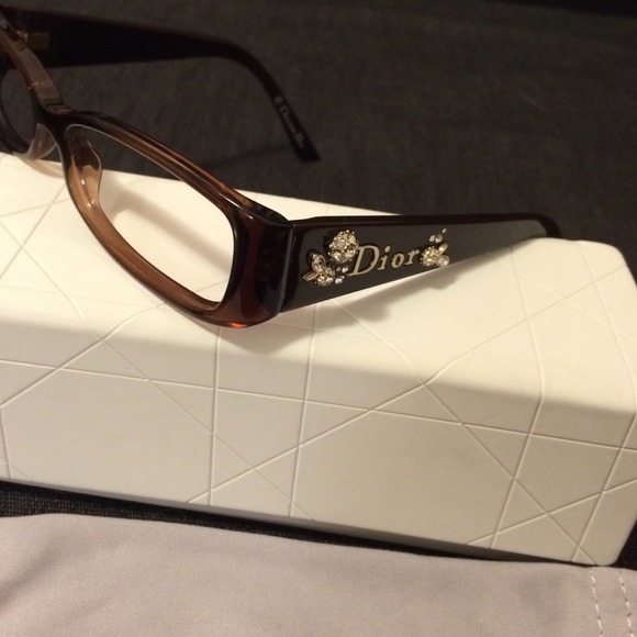 Brown DIOR frame!