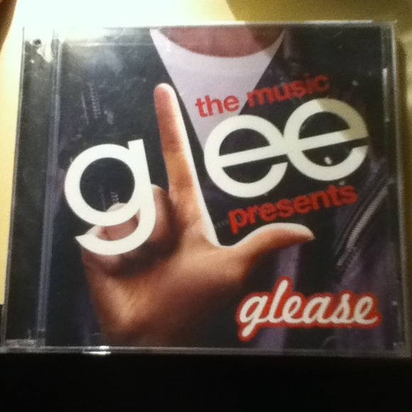 Glee The Music Presents Glease. 🎼🎵🎶🎧