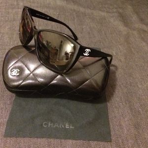 CHANEL sunglasses GLITTER LENSES.!!
