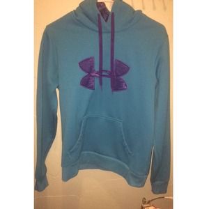UNDER ARMOUR HOODIE