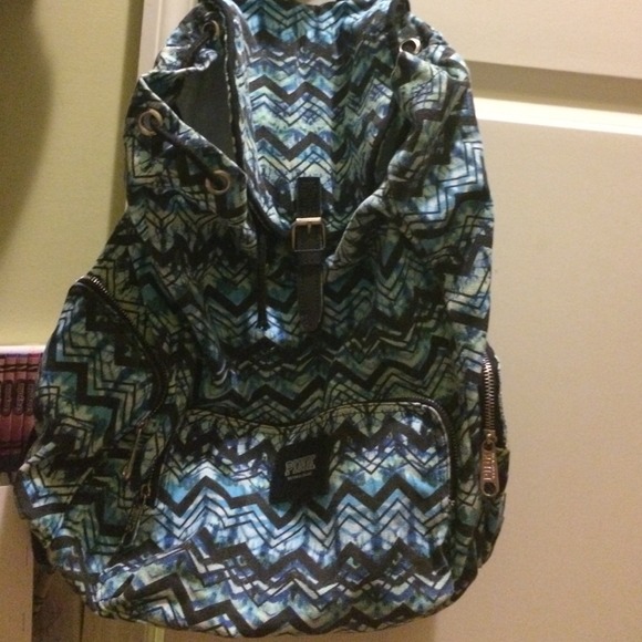 SOLD Vs pink book bag
