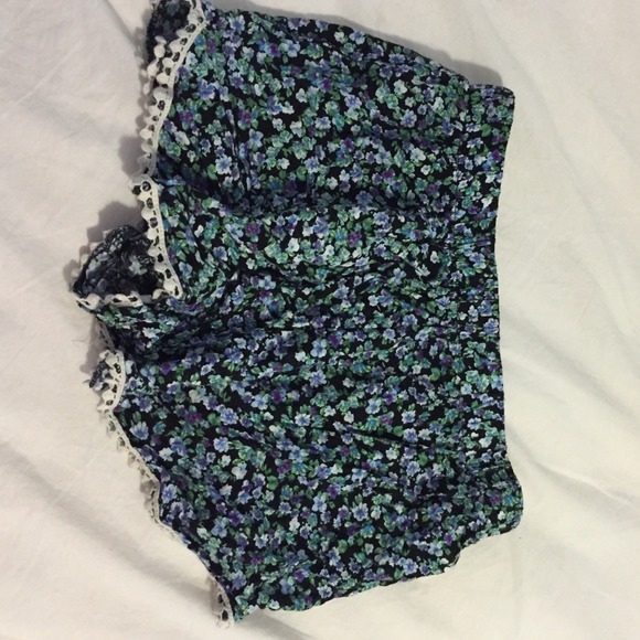 floral shorts