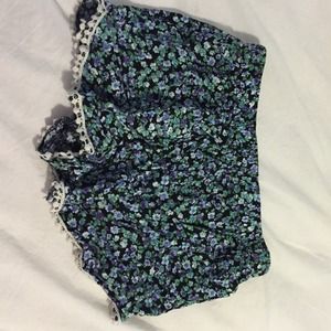 floral shorts