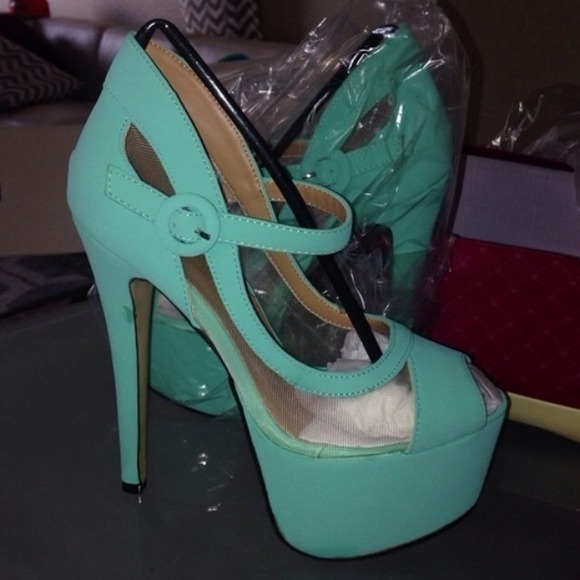 Mint peep toe pumps