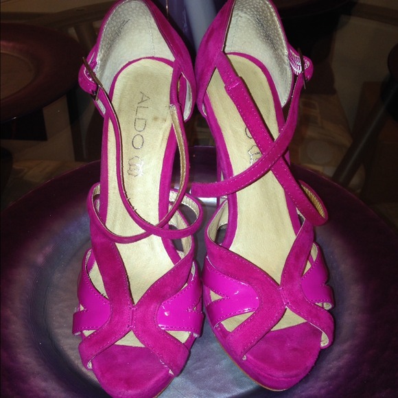 Aldo Pink Suede Open Toe Shoe Size 37