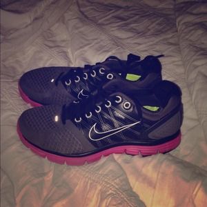 Nike flywire sz 6.5 pink used good condition