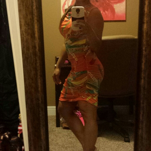 Dress - Picture 3 of 3