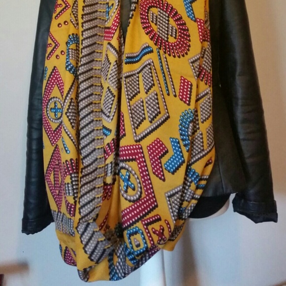 Super soft mustard printed scarf - Picture 3 of 4