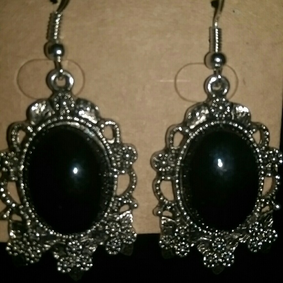 Dangle earrings - Picture 2 of 3