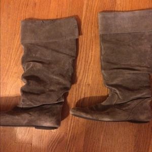 Taupe slouch boots - suede