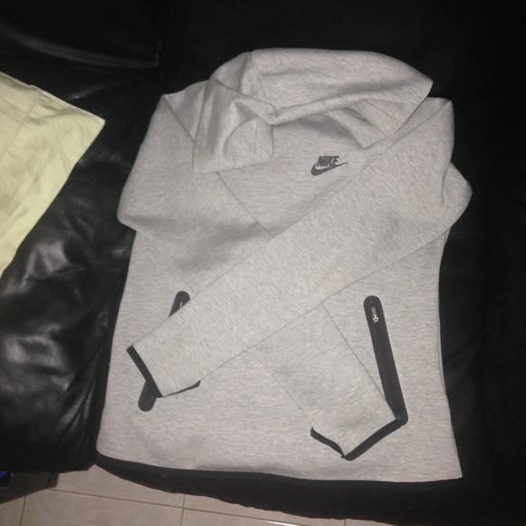 SOLD Nike tech fleece hoodie - Picture 2 of 4