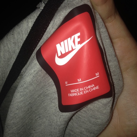 SOLD Nike tech fleece hoodie - Picture 3 of 4