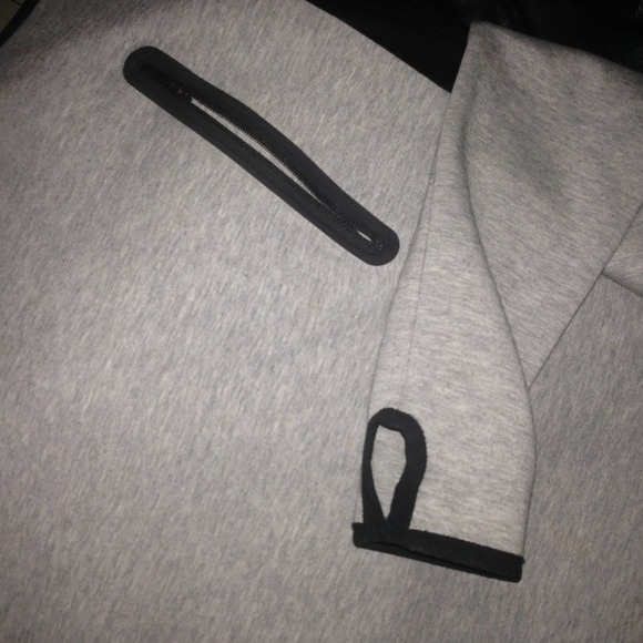 SOLD Nike tech fleece hoodie - Picture 4 of 4