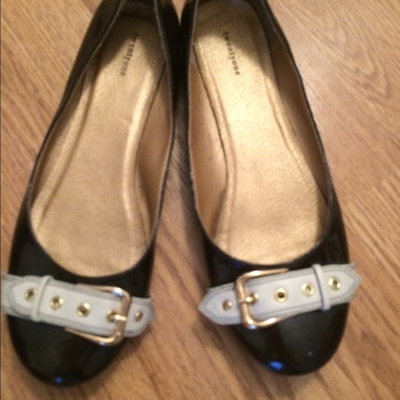 Chocolate buckle flats - Picture 2 of 4