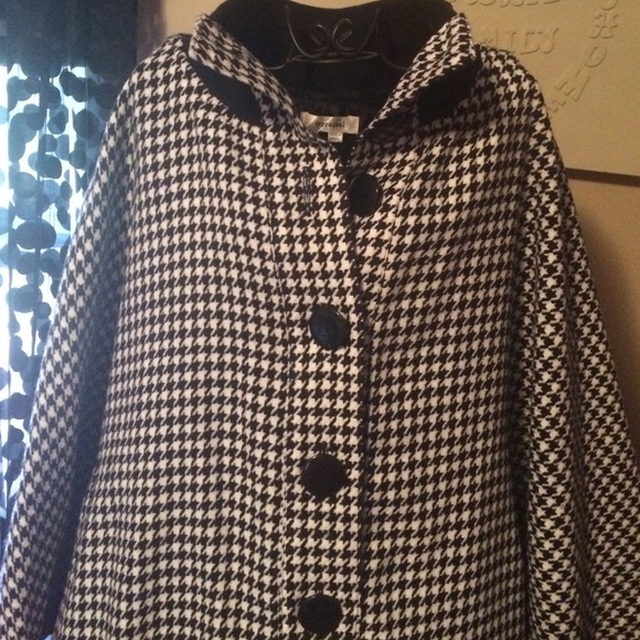 Houndstooth Poncho