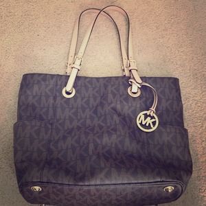 MK brown signature tote !