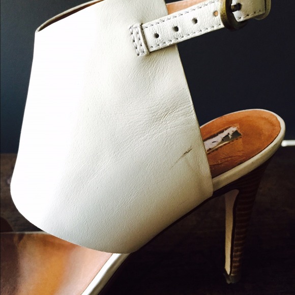 Halogen Corrine Hooded Sandal - Picture 3 of 4