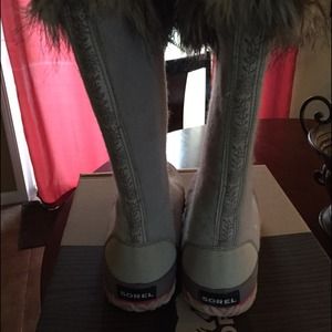 Like new sorel boots