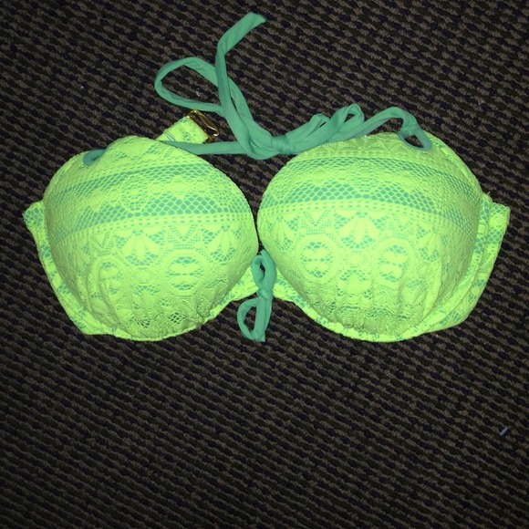 💚BRAND NEW VS electric lie green swimsuit top