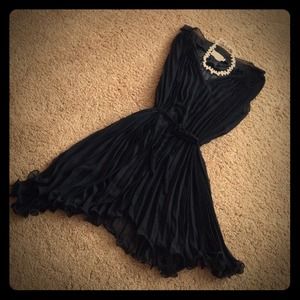 ⬇️PRICE DROP- Pretty Little Black Dress