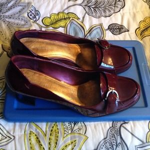 Gorgeous brick red patent leather buckled loafer