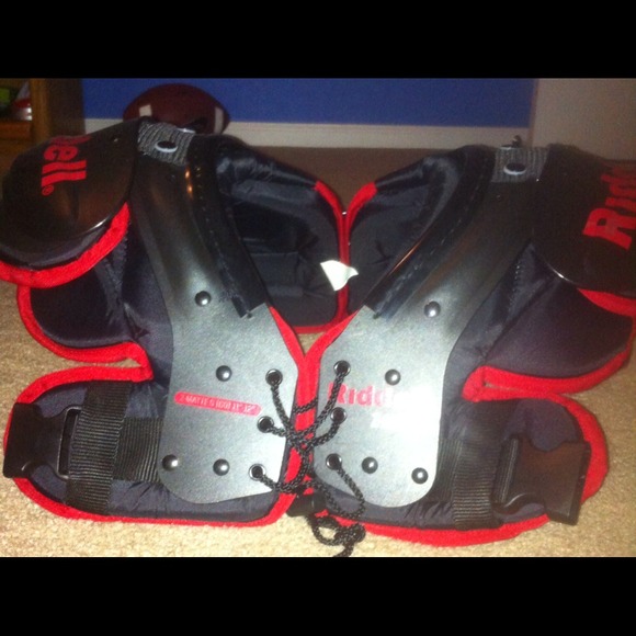 ***Boys Small Riddell Football Pads