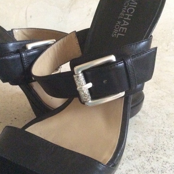 Michael Kors platform sandals - Picture 2 of 3