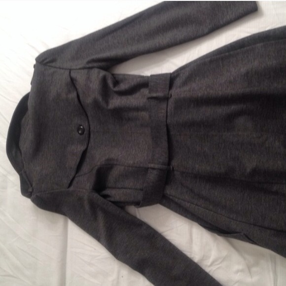 🚫sold🚫burberry trench coat - Picture 3 of 4