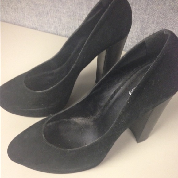 Charles by Charles David suede Pumps