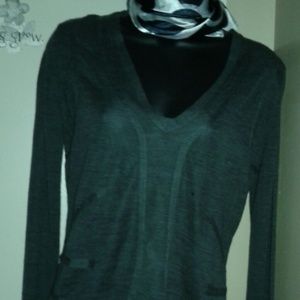 Bcbg lite grey sweater