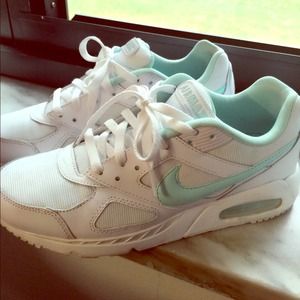 Nike air max shoes