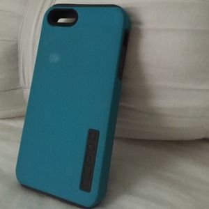 iPhone 5/5s case blue and black Incipio