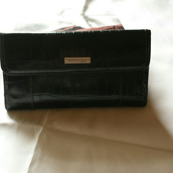 Kenneth Cole wallet