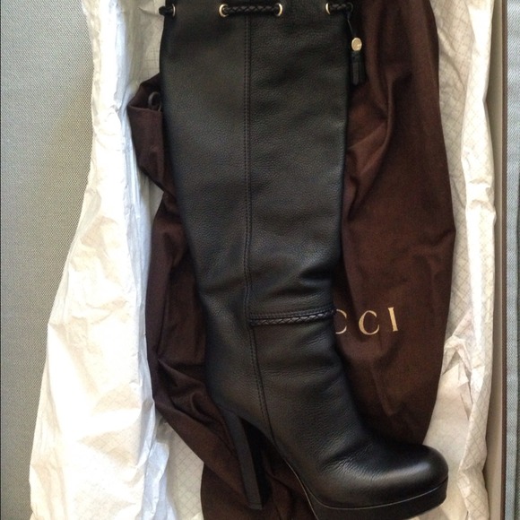 Beautiful Gucci Tassel Boots!💖 - Picture 3 of 4