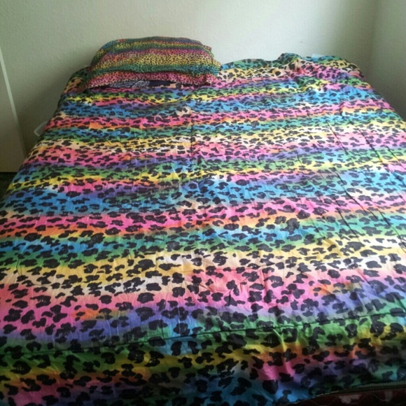 Full size comforter/1 matching pillow case