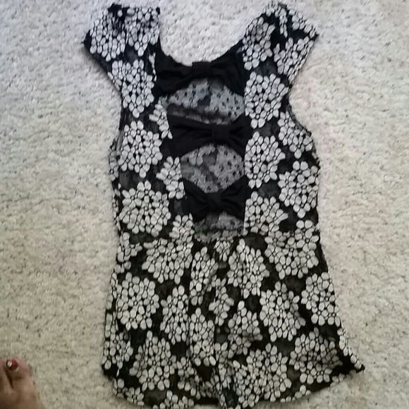 Top - Picture 2 of 2
