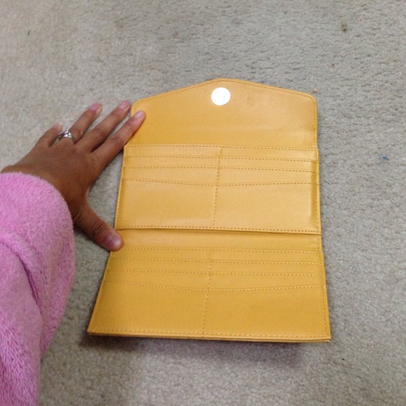 Yellow Wallet - Picture 2 of 3